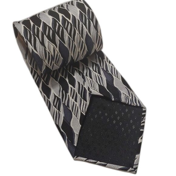 Valentino Pietro Pure Silk Mens Tie Geometric Black Silver gray Hand Made USA - Picture 2 of 3